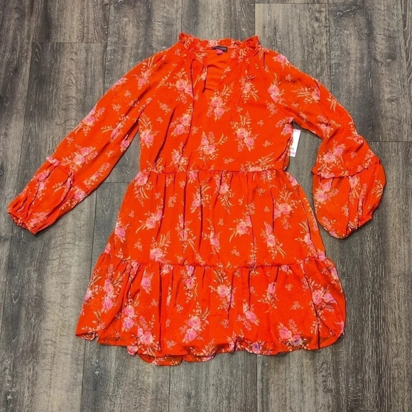 *NWT* Vince Camuto Floral Tiered Dress - Picture 3 of 7